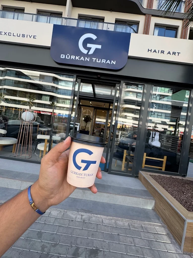 Gürkan Turan Hair Art İzmir şubesi dış cephesi